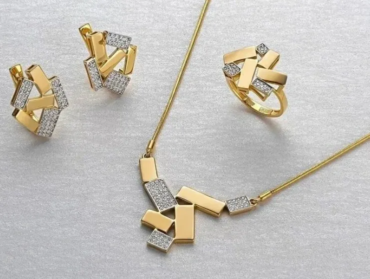 Pendants 19