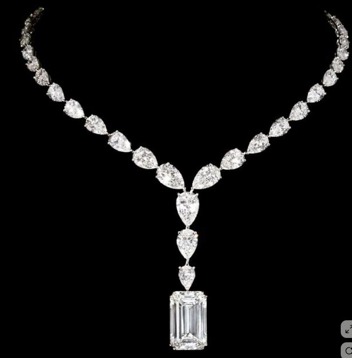 Solitaire Pendant 10
