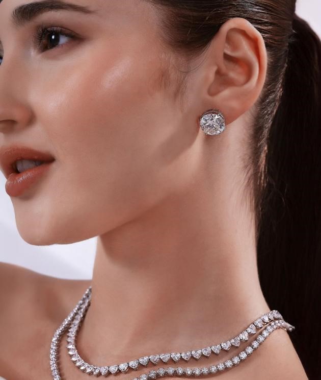Solitaire Pendant 9